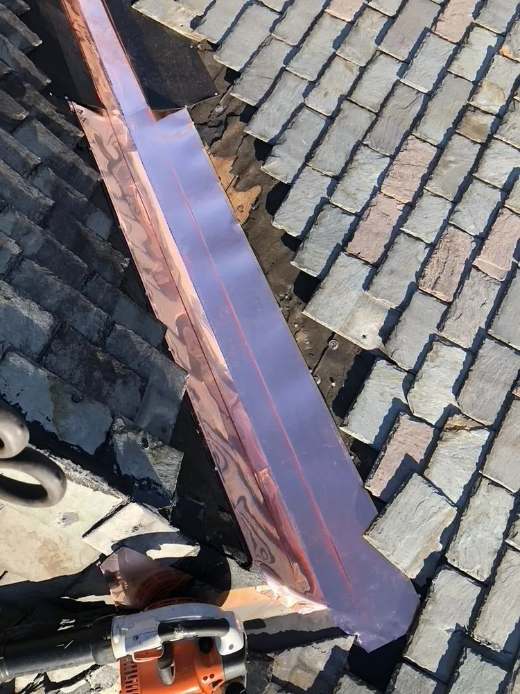 Slide of JLeon Contractor