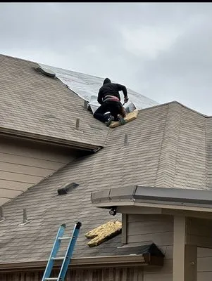 JLQ Roofing and Siding Logo