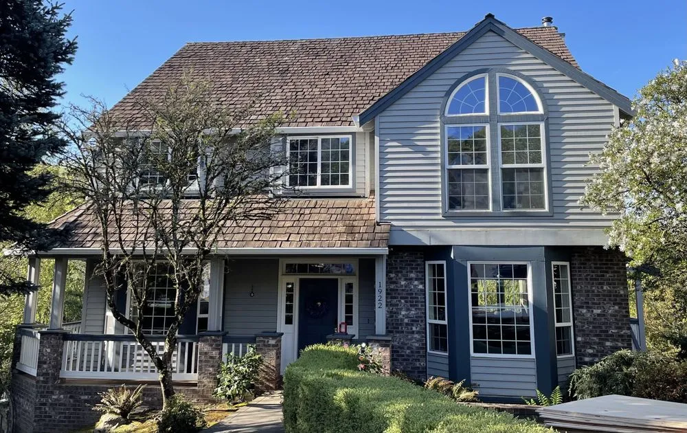 Slide of JLV Construction