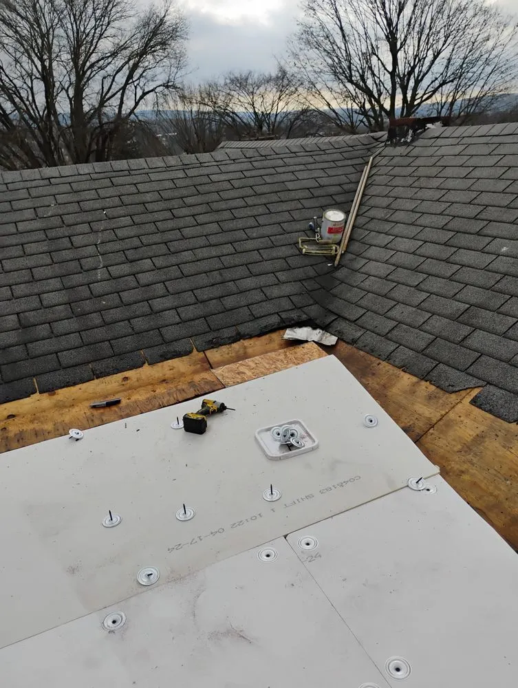Top-rated shingle roofing service experts serving Beech Creek, PA - Jm Construction