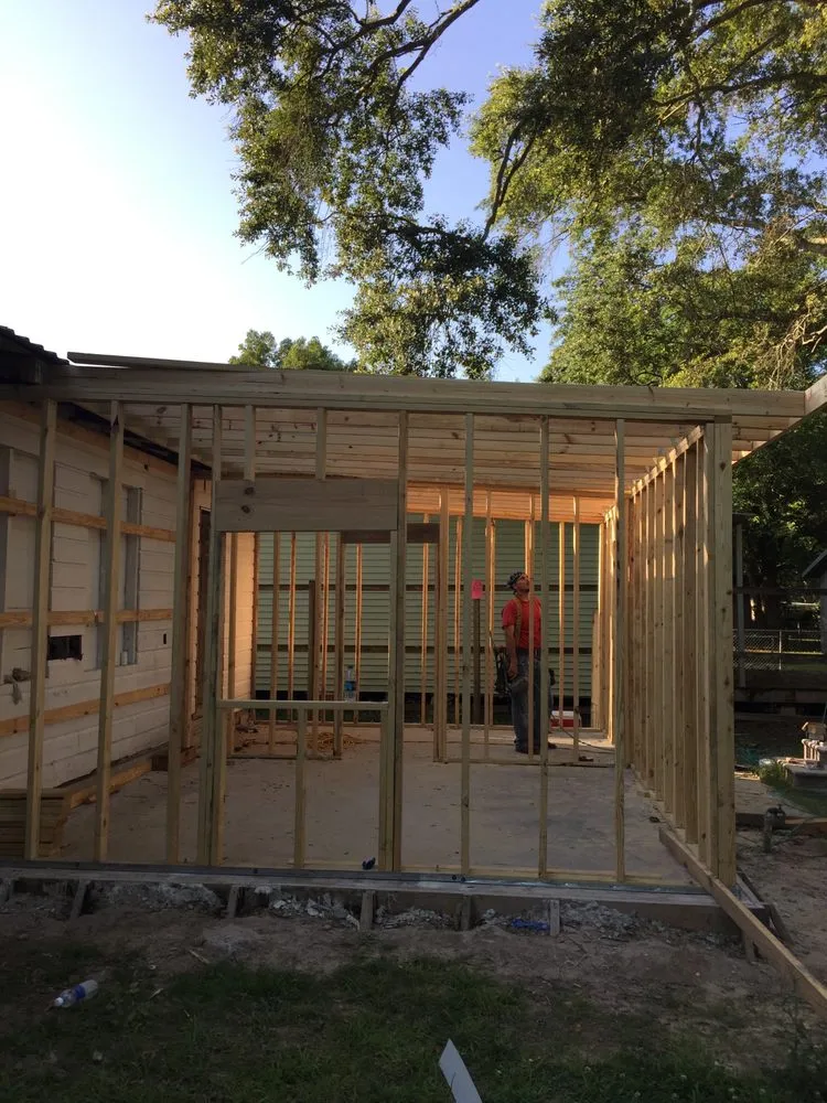 Slide of J&M Home Improvements