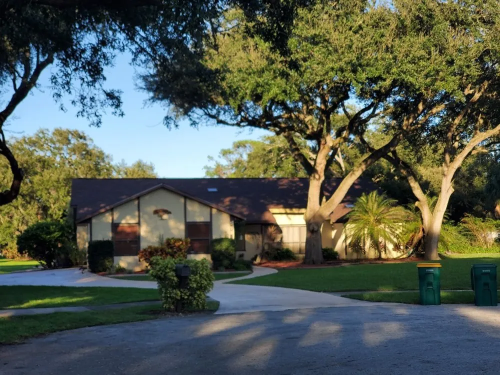 Slide of J&M Roofing & Construction