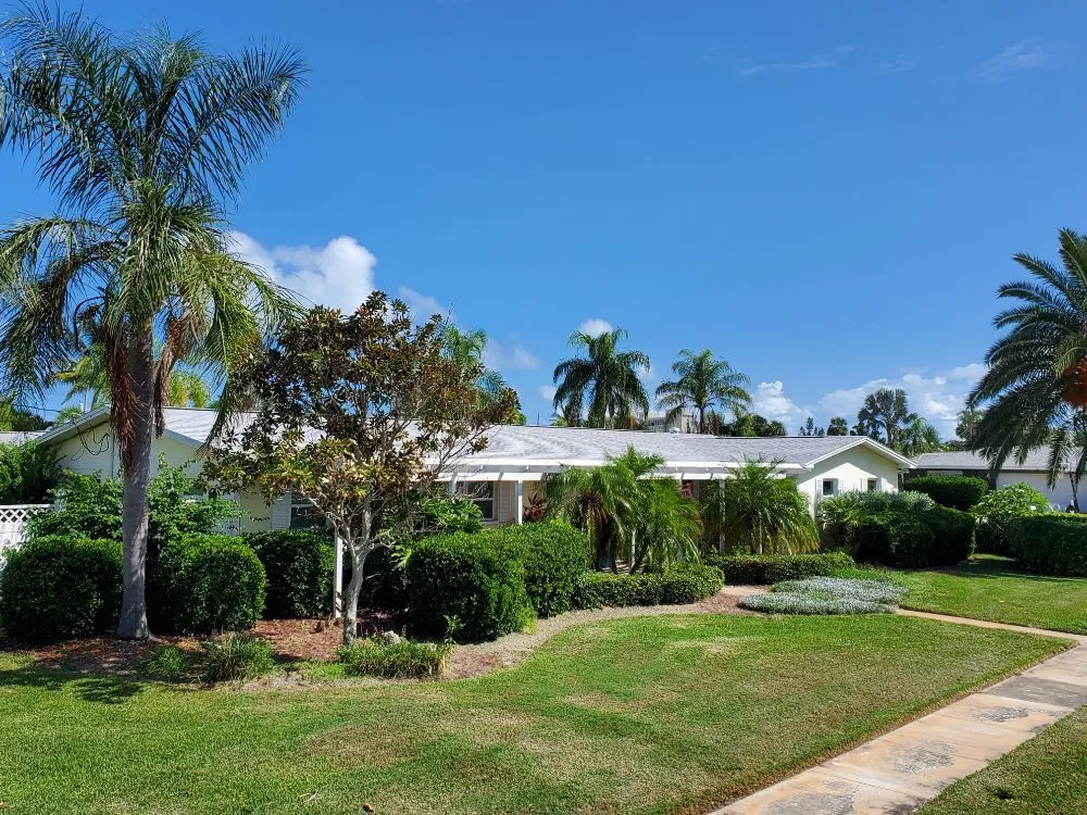 Slide of J&M Roofing & Construction