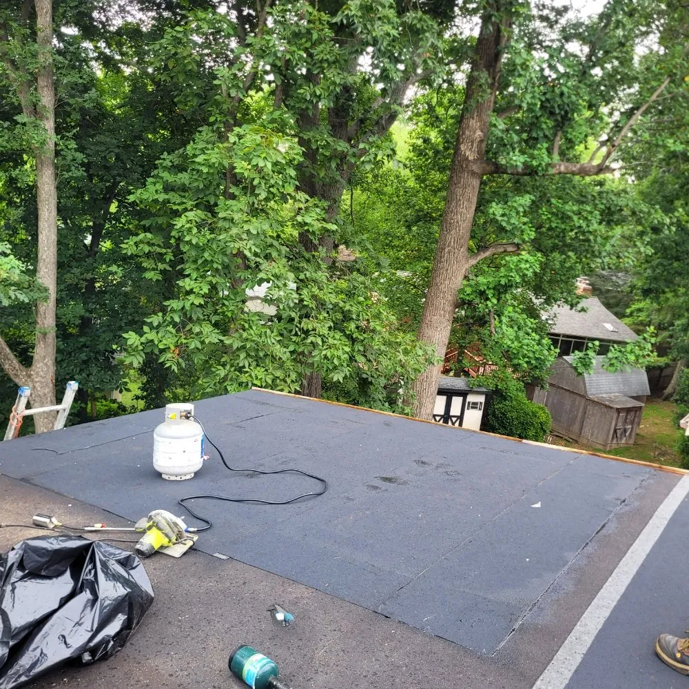 Reliable shingle roofing service experts serving North Englewood, MD - J&M Roofing And Renovation