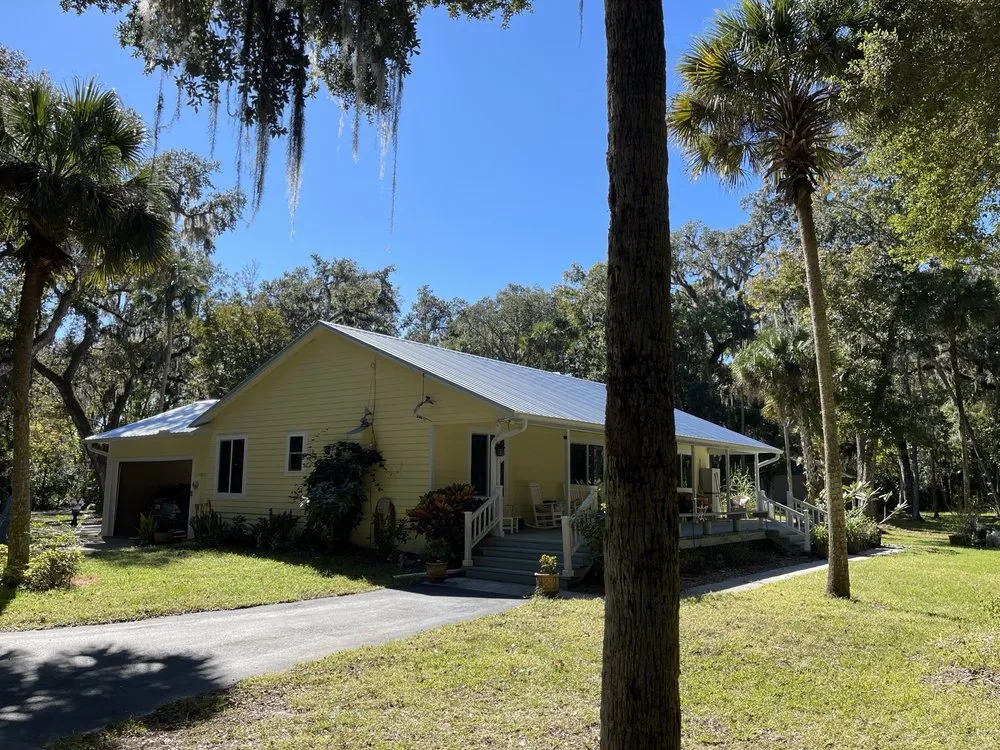 Licensed residential roofing service in Pomona Park, FL - JM Roofing