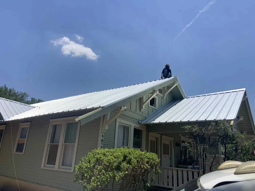 Slide of J&M Roofing