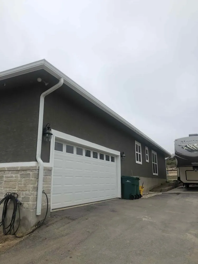 Slide of J&M Roofing