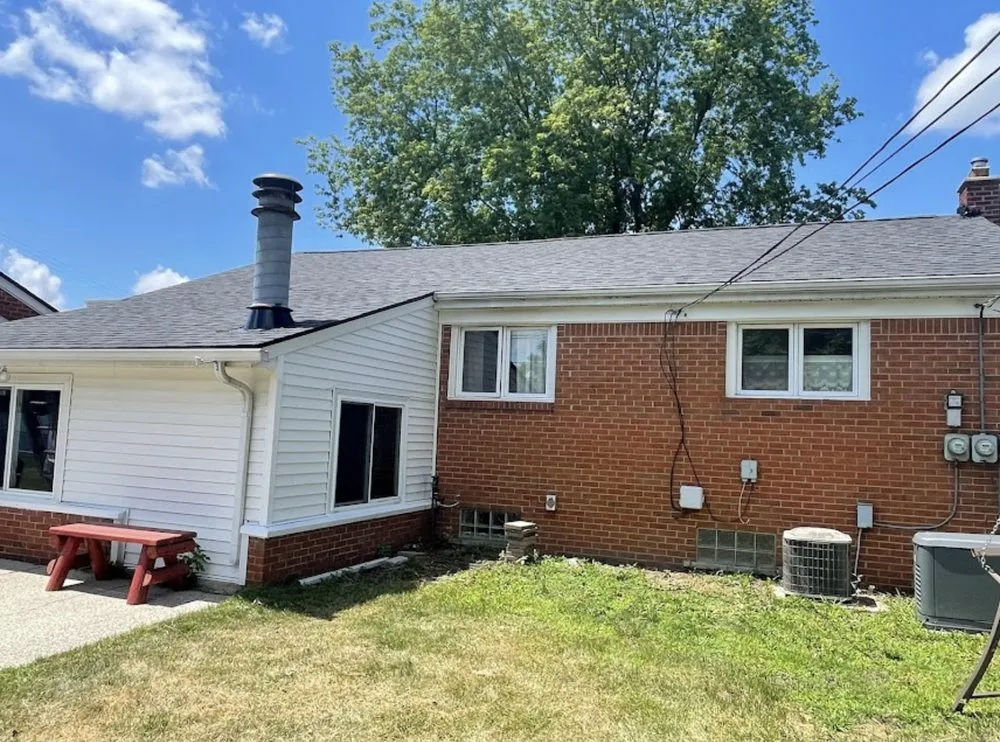 Slide of JNR Roofing