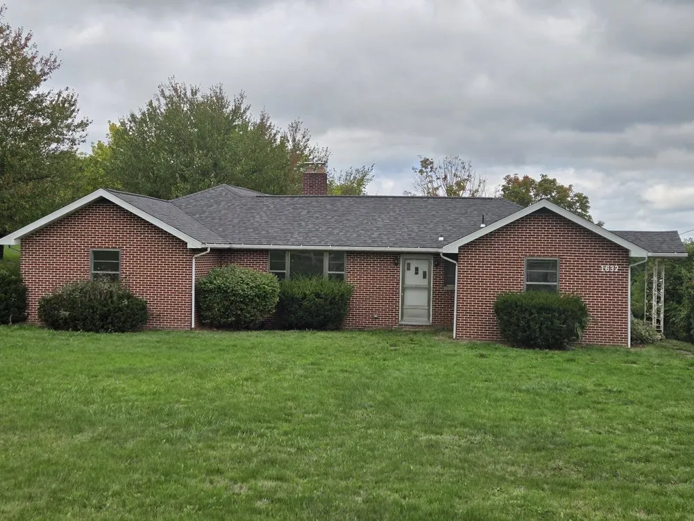 Slide of Joe Thornton Roofing