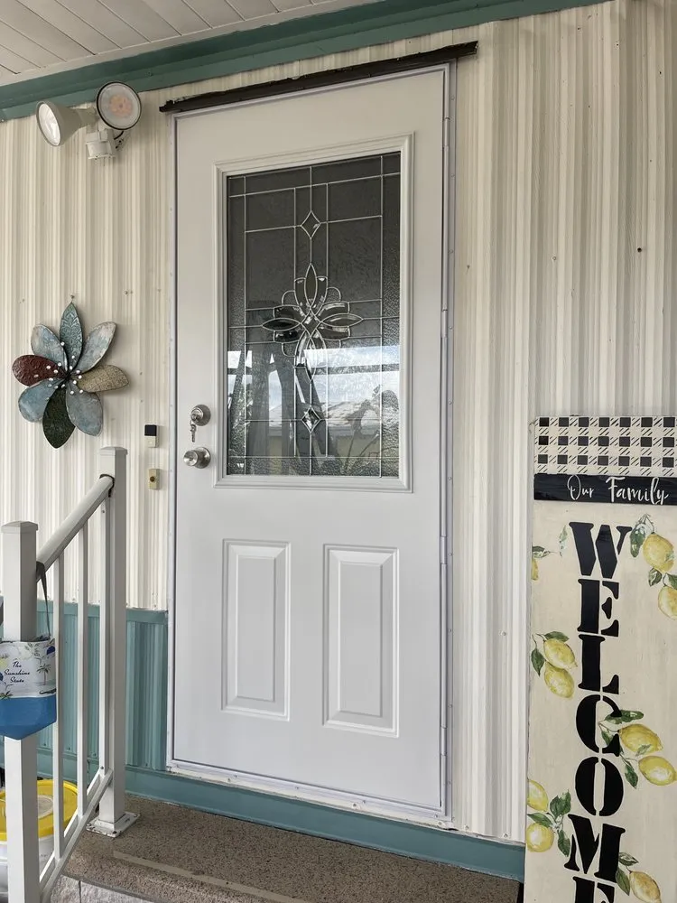 Slide of Joe’s Aluminum, Screen & Vinyl Repair