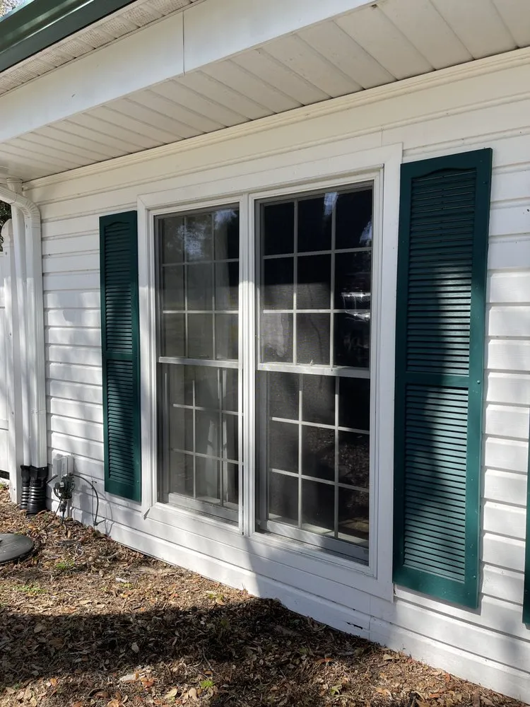 Slide of Joe’s Aluminum, Screen & Vinyl Repair