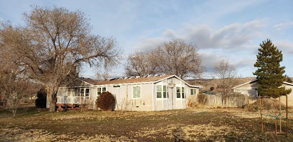 Slide of Joe's Roofing