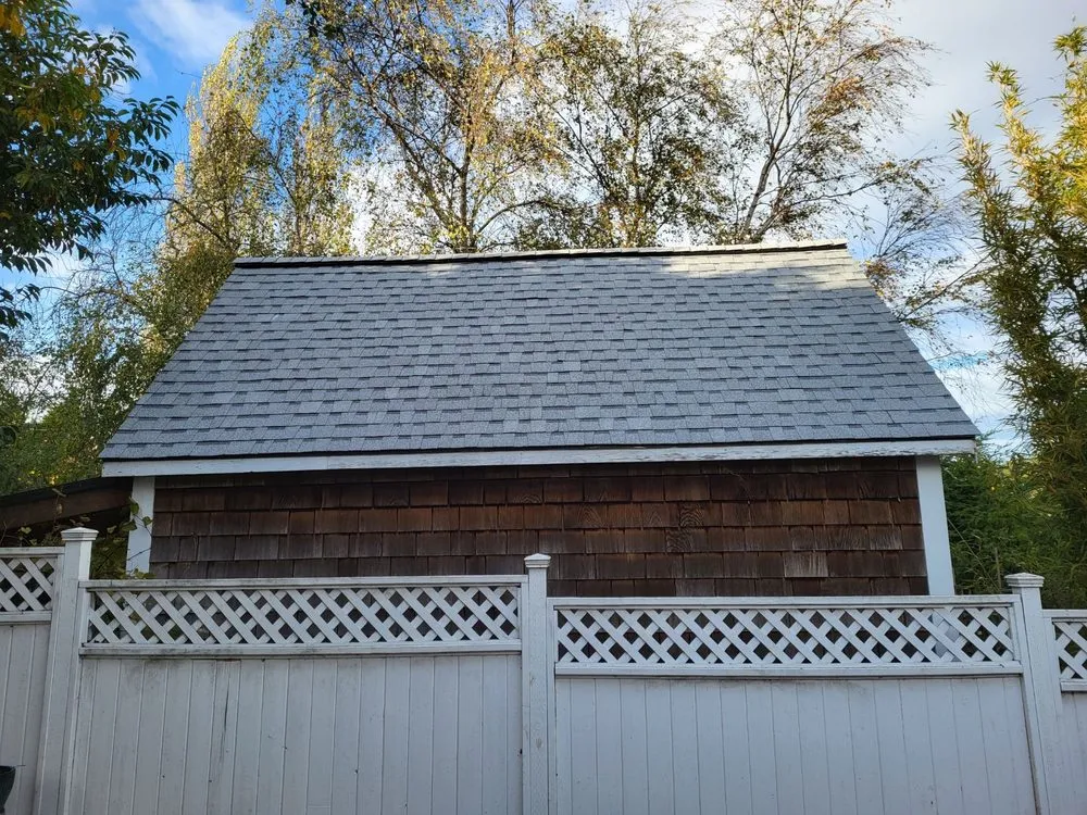 Emergency shingle roofing service experts serving Chimacum, WA - Johnson Roofing And Exteriors