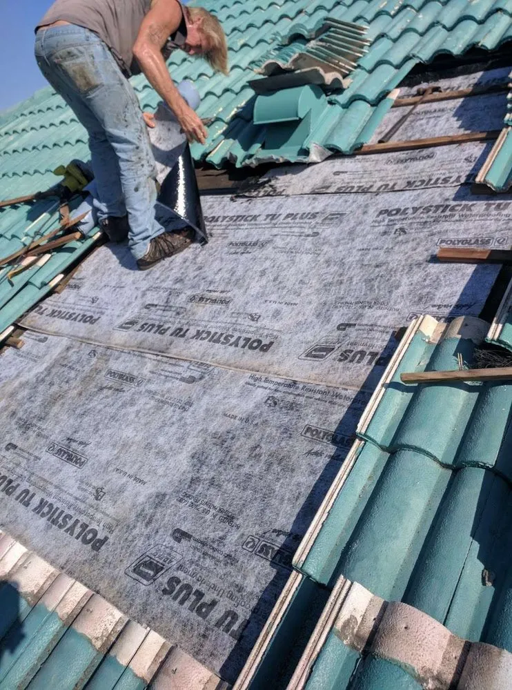 Slide of Johnson Roofing Orlando