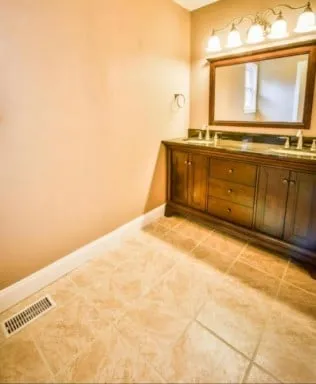 Jones of Knoxville Logo