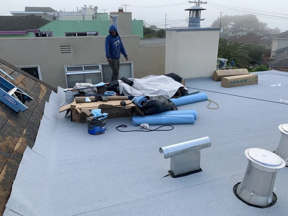 Slide of Jorge Lopez Roofing