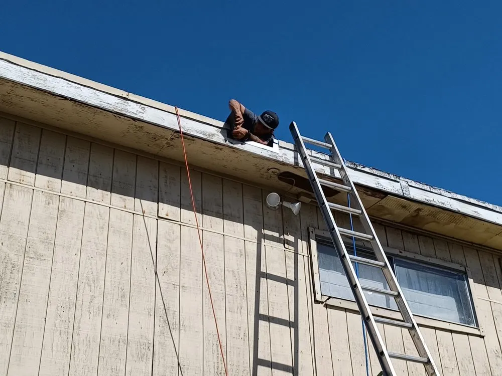 Slide of Jorge O&G Roofing and Construction