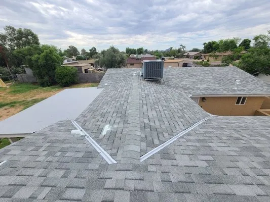 JORGE THE ROOFING Logo