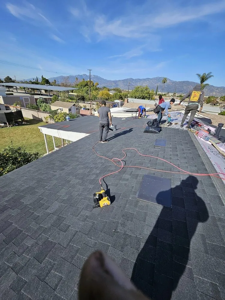 Slide of Jorges Roofing & Construction