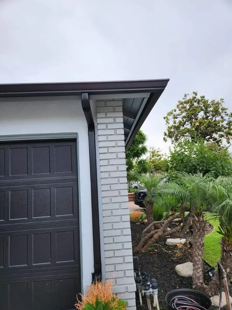 Slide of Jorges Roofing & Construction