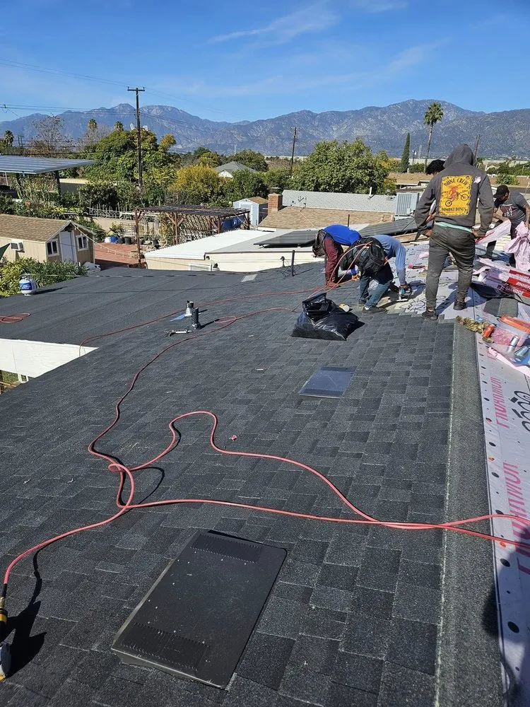 Slide of Jorges Roofing & Construction