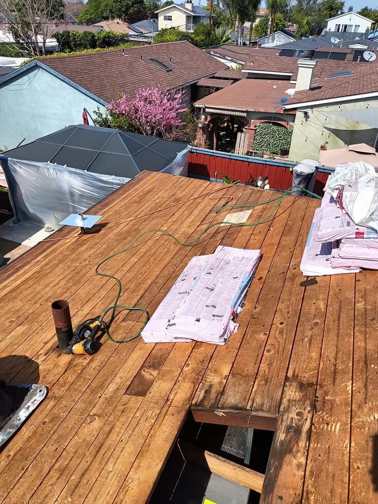 Slide of Jorges Roofing & Construction