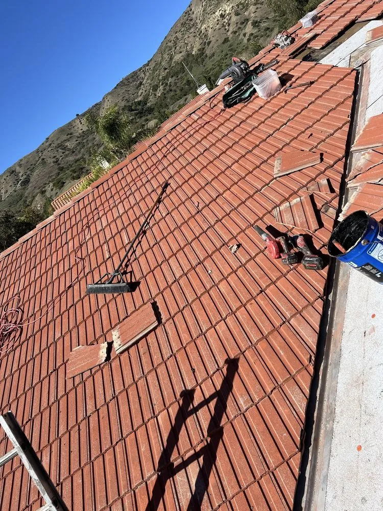 Slide of Jose Cruz's Roofing and Construction