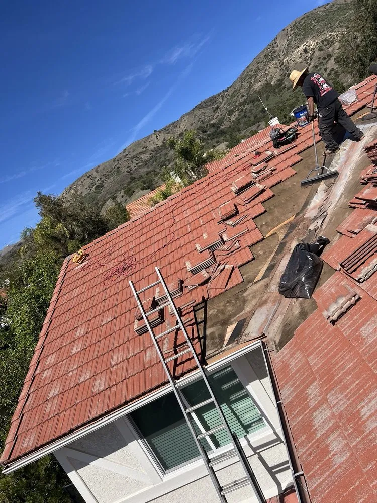 Slide of Jose Cruz's Roofing and Construction