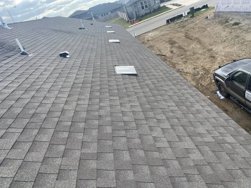 Local roof leak repair experts serving Del Valle, TX - Jose S Reyes Roof