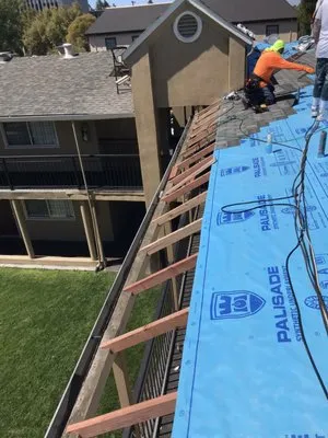 Jr Roofing & Gutter Service Logo