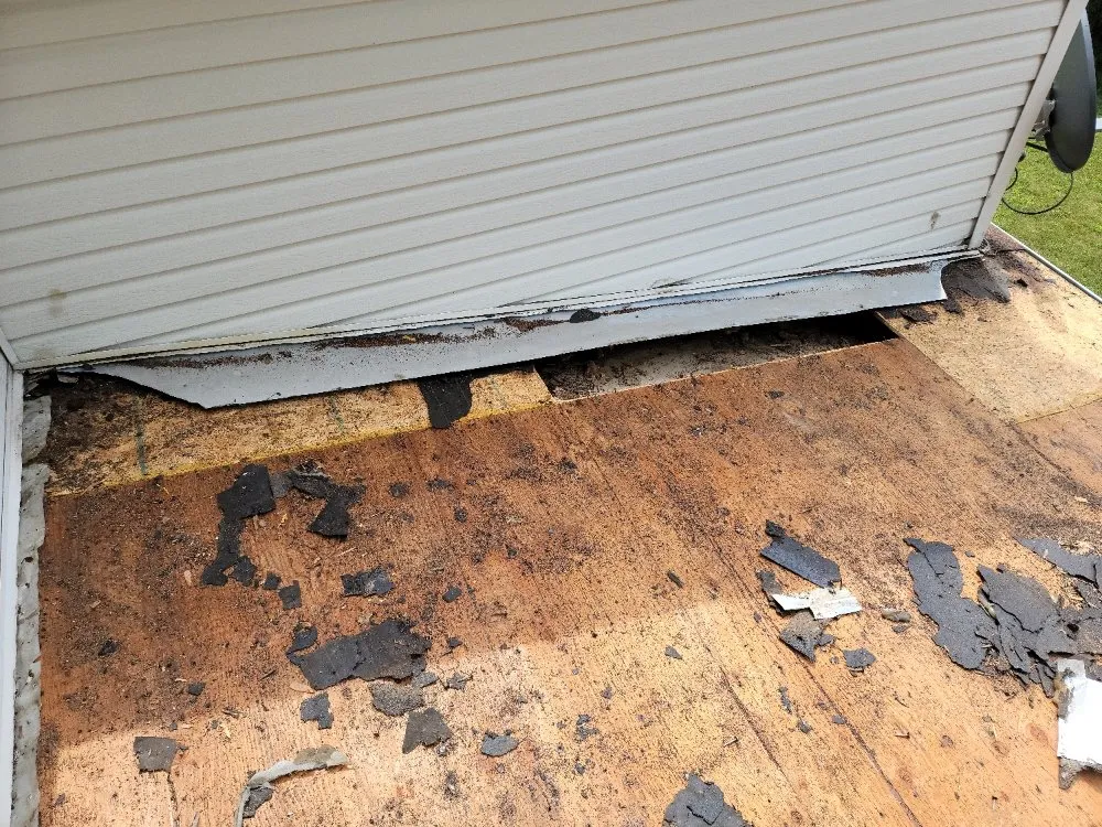 Expert roof replacement experts serving Jerry City, OH - J&R Roofing and Construction