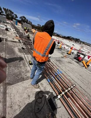 J’s Construction Logo