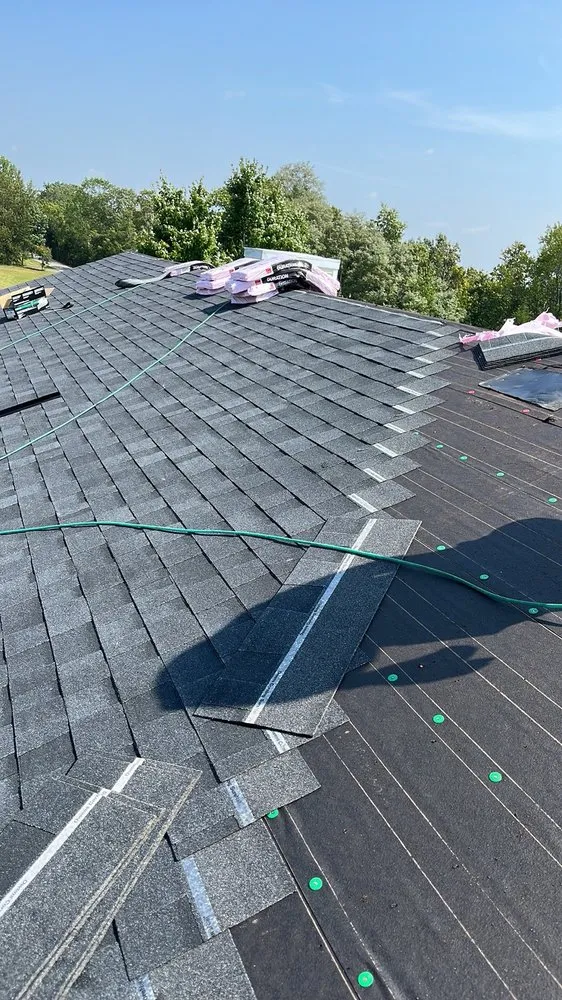 Slide of Juan Lechuga Lira Roofing