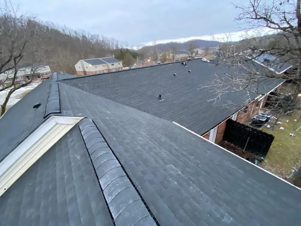 Slide of Juan Lechuga Lira Roofing