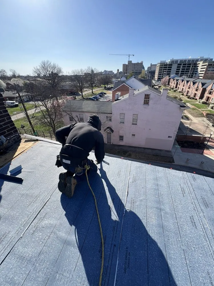 Slide of Juan Lechuga Lira Roofing