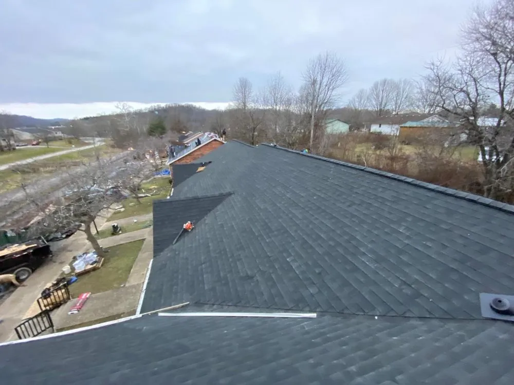 Slide of Juan Lechuga Lira Roofing