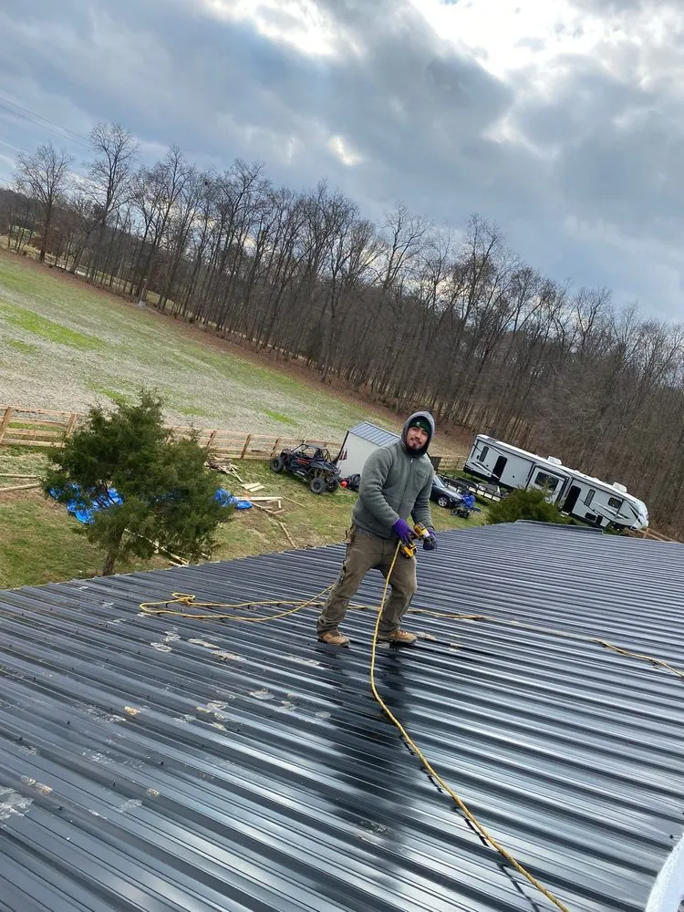 Slide of Juan Lechuga Lira Roofing