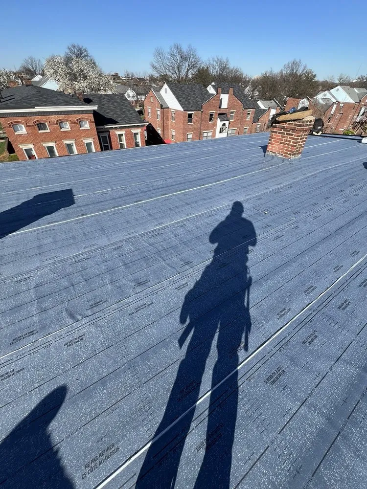Slide of Juan Lechuga Lira Roofing