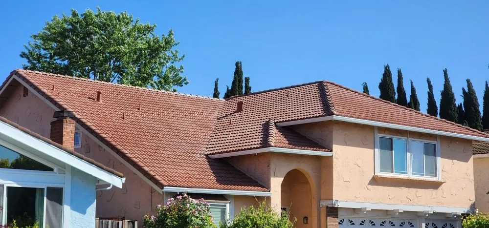 Slide of Julio & Family Roofing