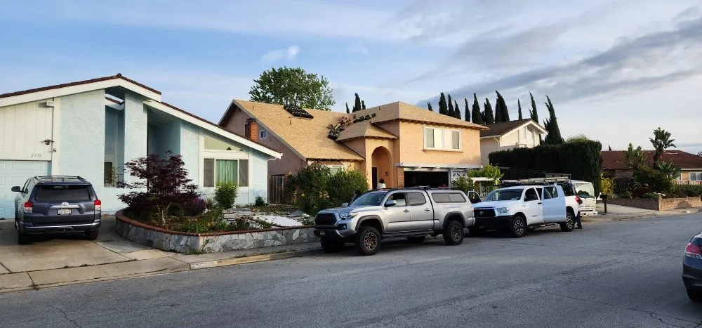 Slide of Julio & Family Roofing