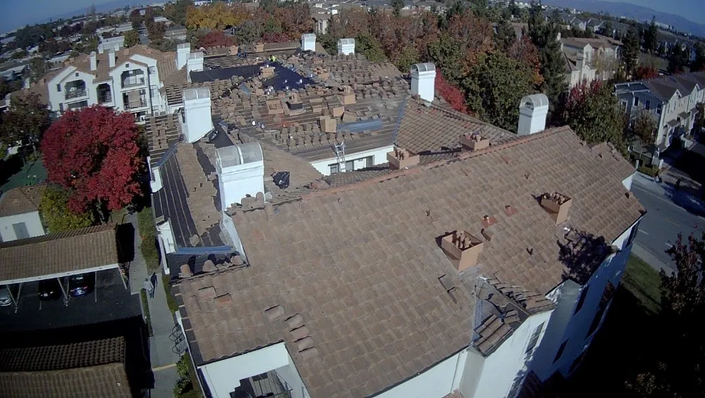 Slide of Julio & Family Roofing