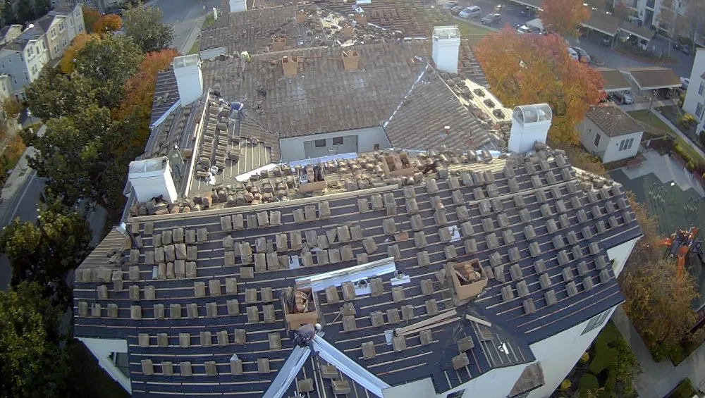 Slide of Julio & Family Roofing