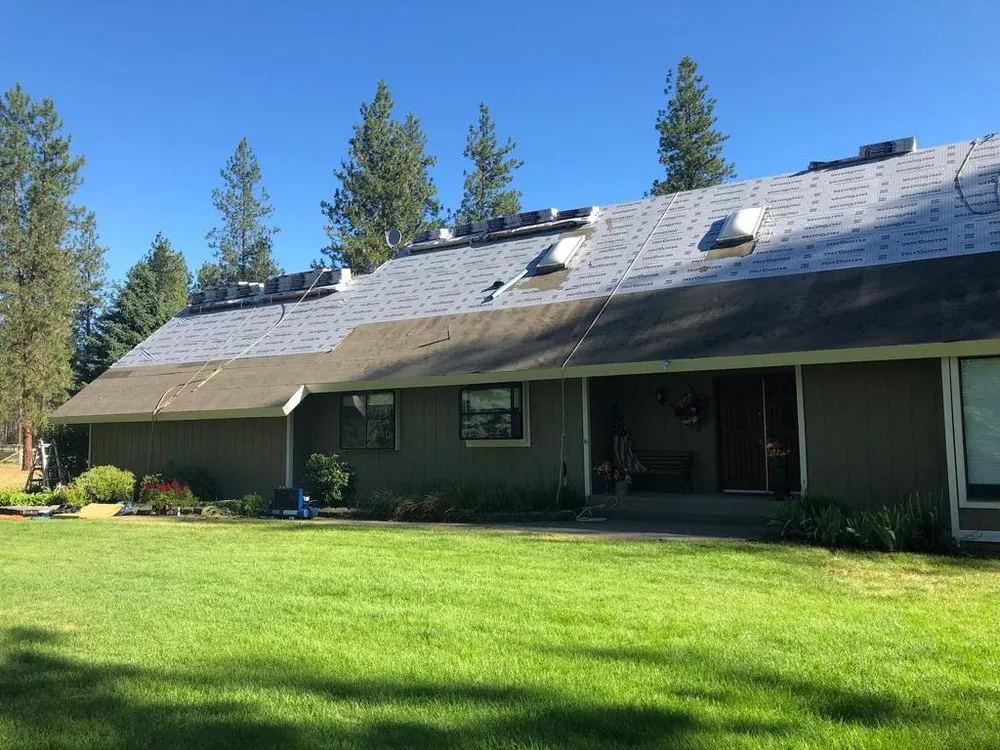 Slide of Julio’s Roofing