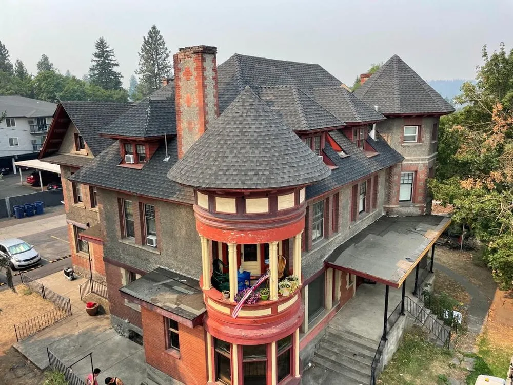 Slide of Julio’s Roofing