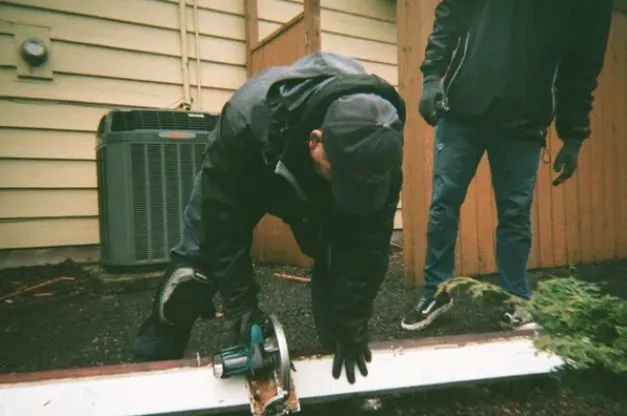 Slide of Just Repair It