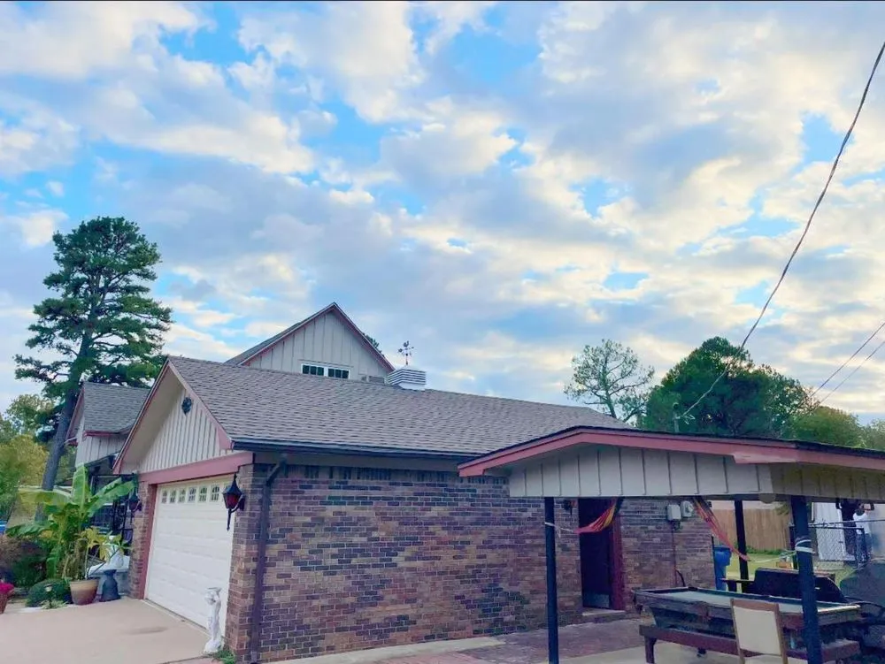 Slide of Justin Dye Roofing