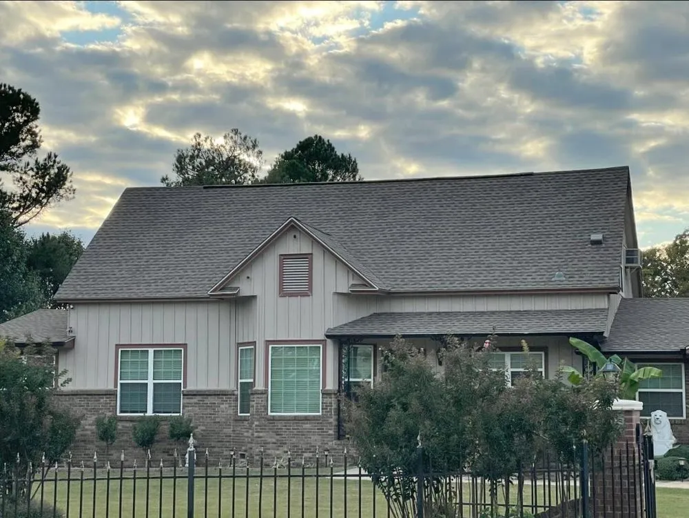 Slide of Justin Dye Roofing