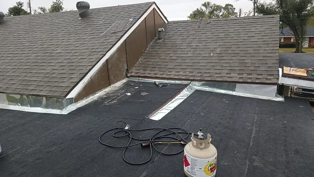 Slide of Juventino Rosas Roofing