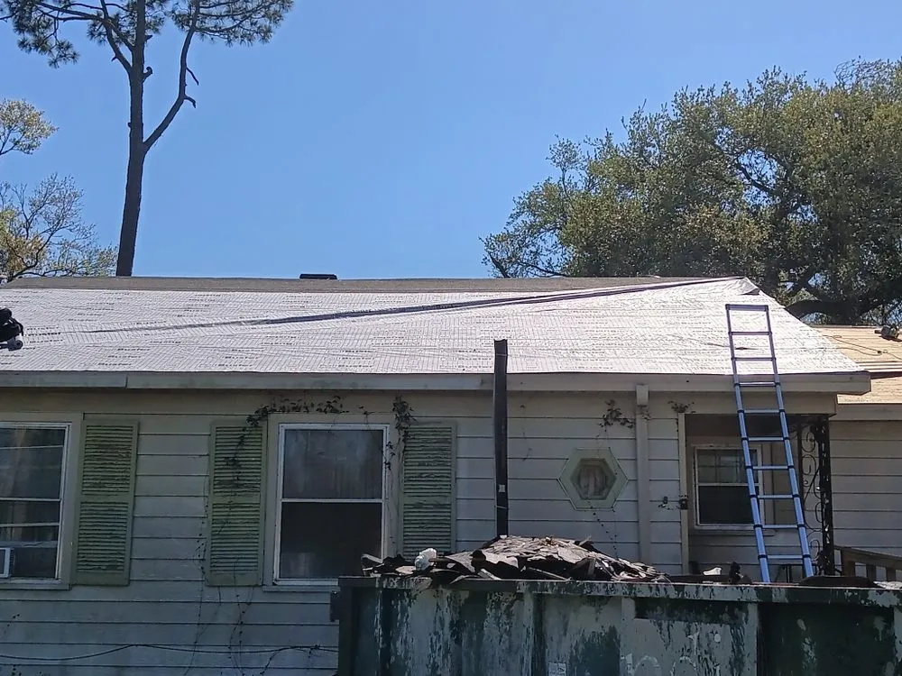 Slide of Juventino Rosas Roofing