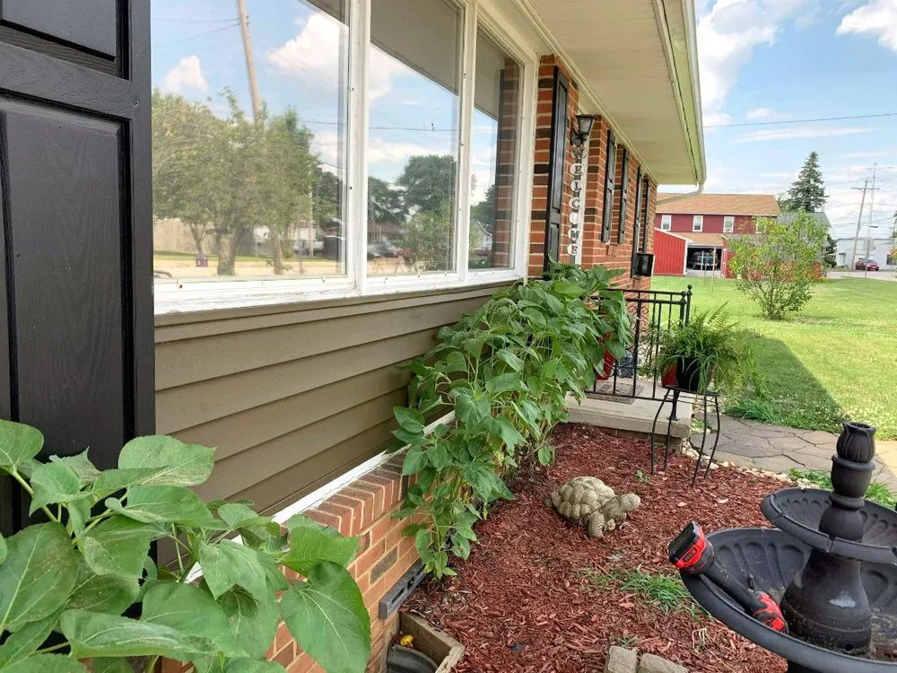 Slide of JWE Remodeling and Roofing